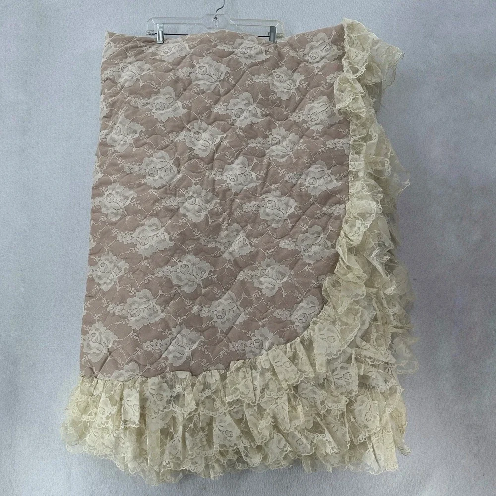 VINTAGE USA Floral Lace‎ Overlay Twin Comforter Blanket Quilt Ruffle Trim 107X80